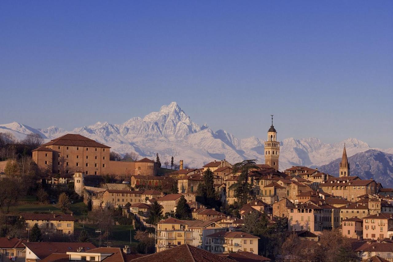 Saluzzo Historic Center Apartment Bagian luar foto